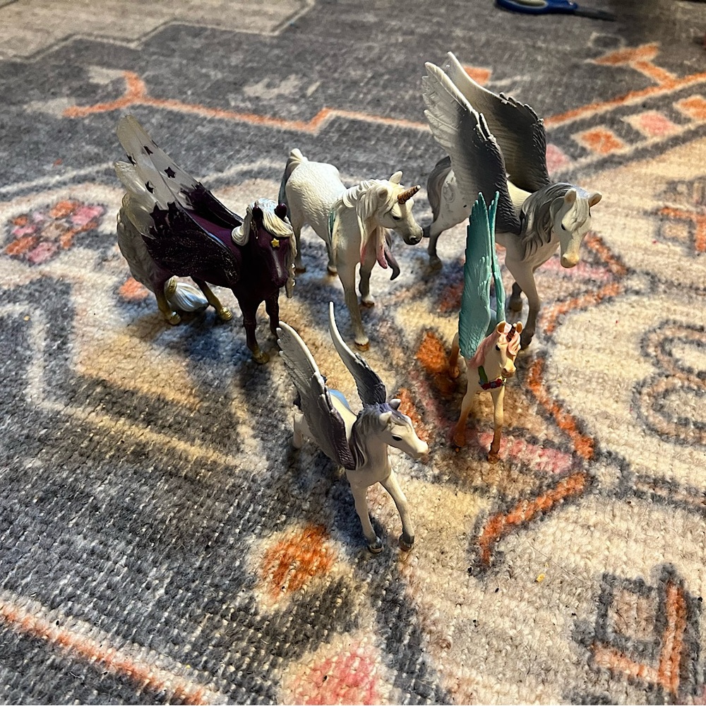 Schleich set of 5 unicorn/Pegasus horse toys